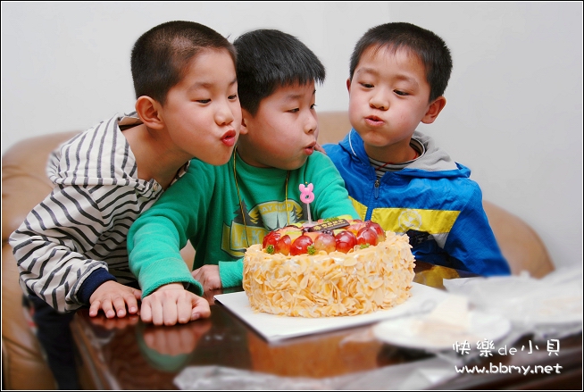 金东浩哥哥的生日照片