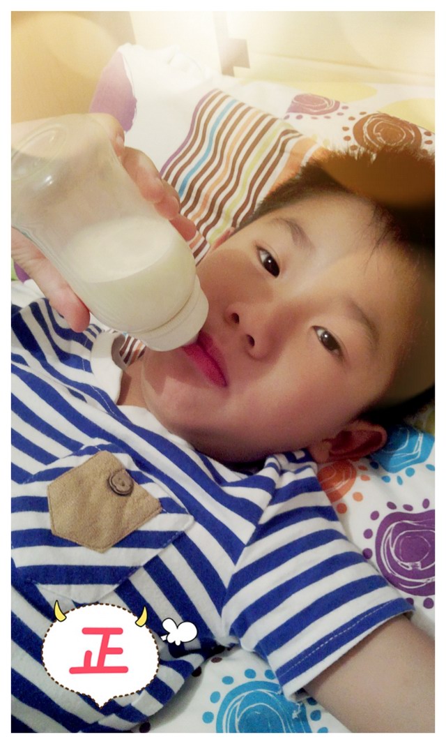 金东浩成长日记还在喝奶照片MA201410281649050019-05-01c17a001