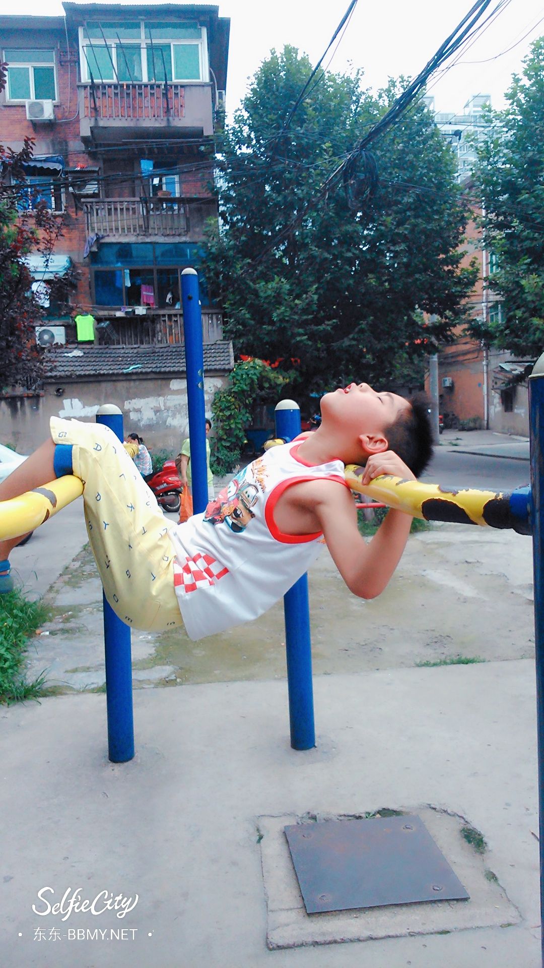 金东浩成长日记玩双杠锻炼身体照片SelfieCity_20210920132847_org.jpg