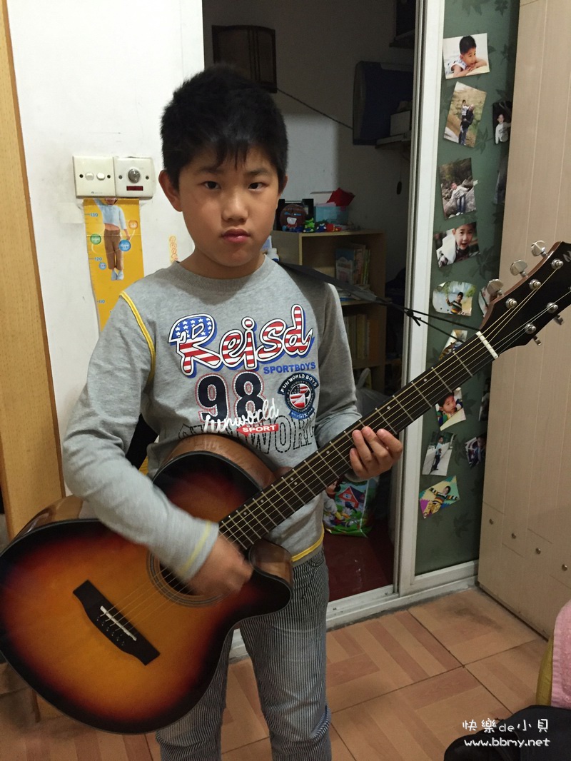 金东浩成长日记自做决定学吉他照片