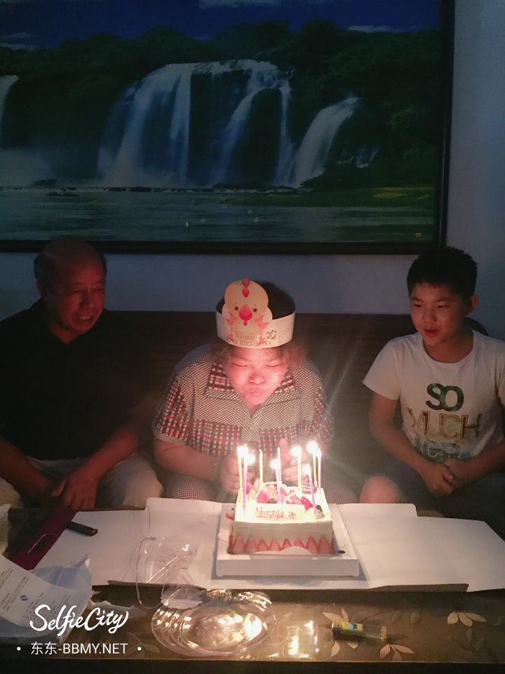 金东浩成长日记给奶奶买蛋糕庆祝生日照片SelfieCity_20210917100817_org.jpg