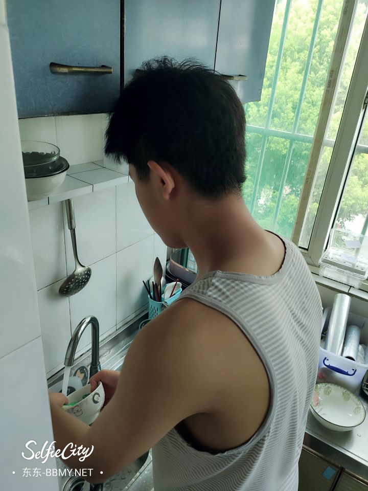 金东浩成长日记暑假的洗碗劳动照片SelfieCity_20210906151551_org.jpg