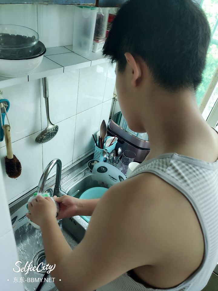 金东浩成长日记暑假的洗碗劳动照片SelfieCity_20210906151539_org.jpg